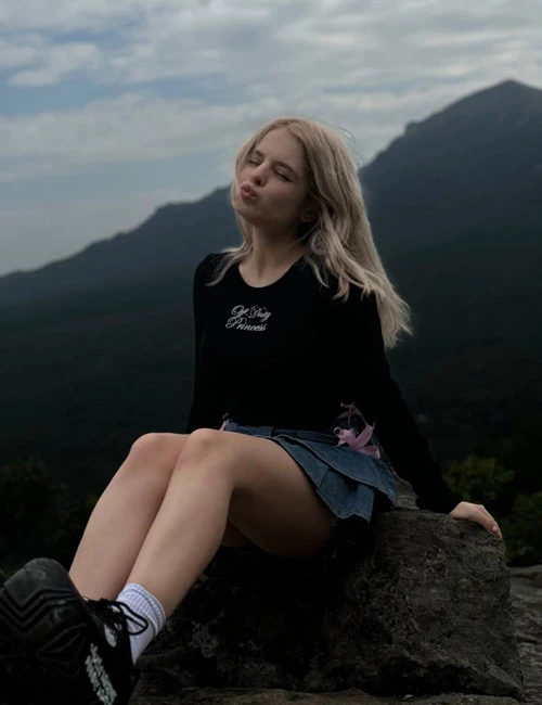 Эми Роуз